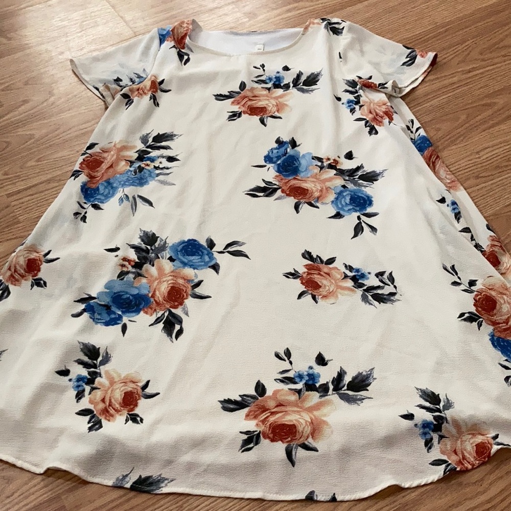 MTS floral dress w/ pockets